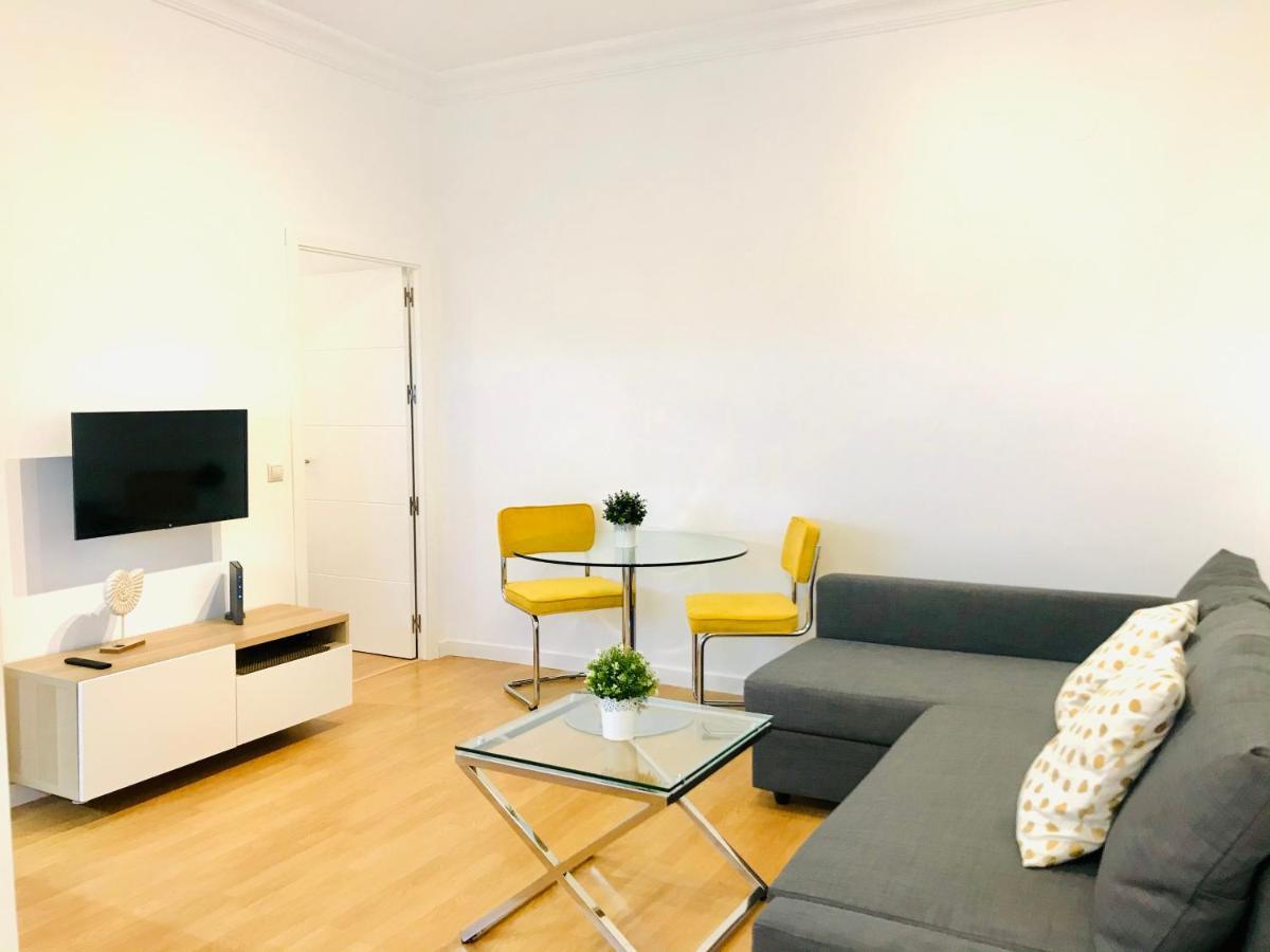 Gleaming & Well Located Apartment In Malaga Center Exterior foto